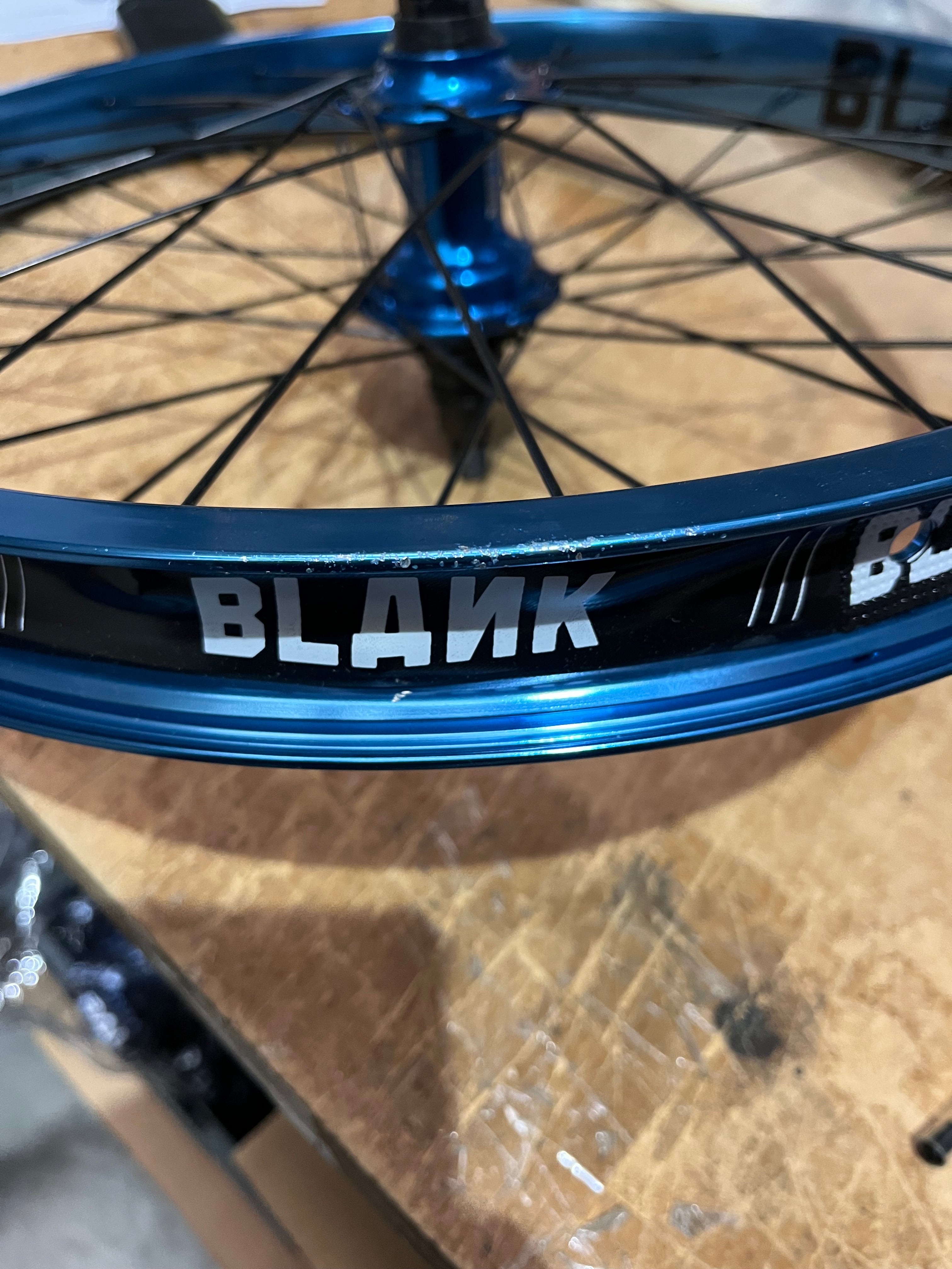 Blank Compound XL rear wheel