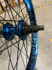 Blank Compound XL rear wheel