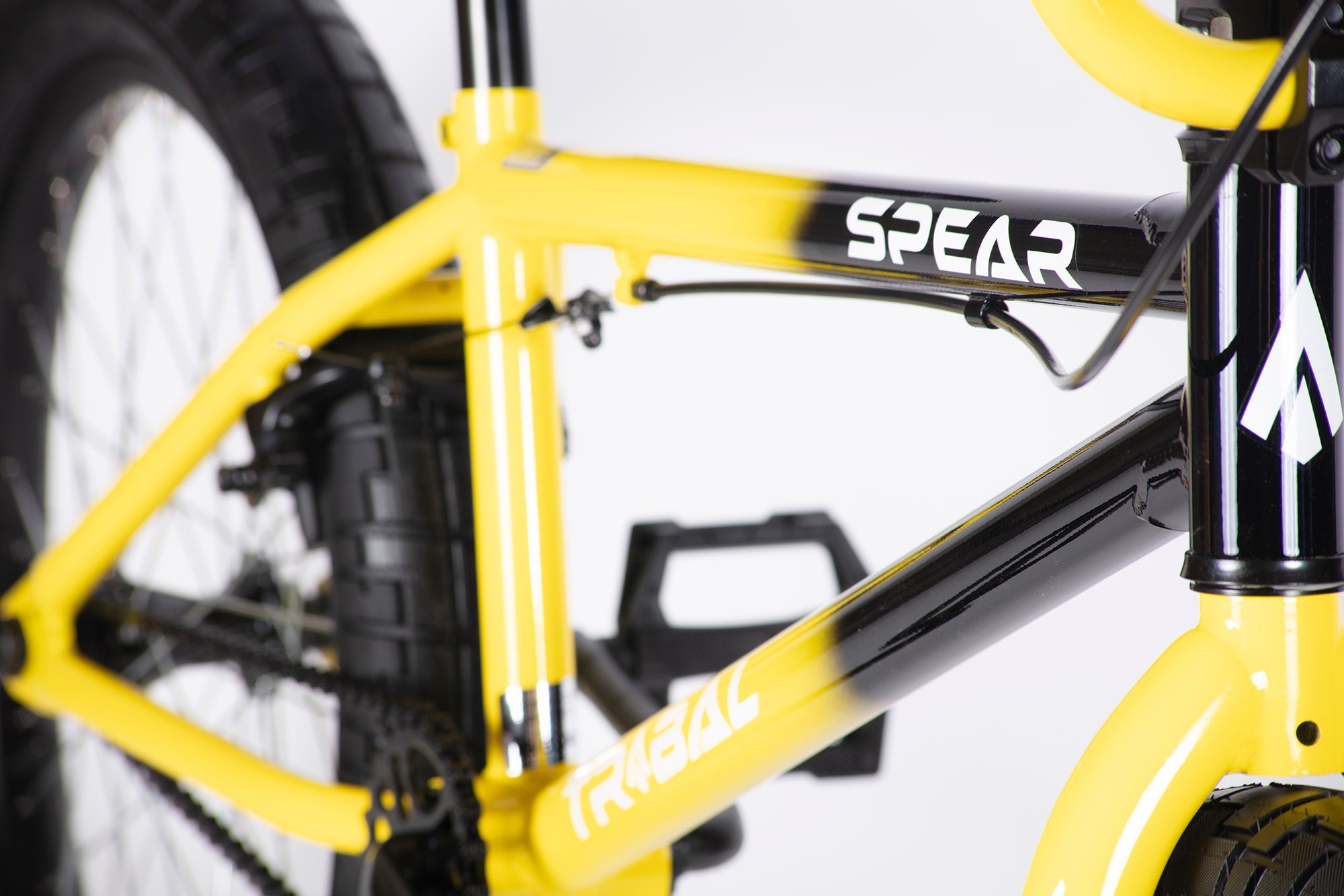Tribal_Spear_Balck_yellow_front_headtube_f3b92909-a847-4672-9244-724ddd5b297a.jpg