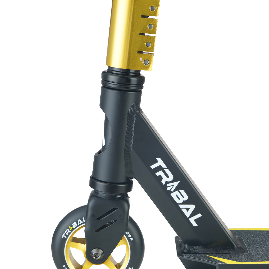 Scooter--Puma--Yellow-front-wheel-headtube.jpg